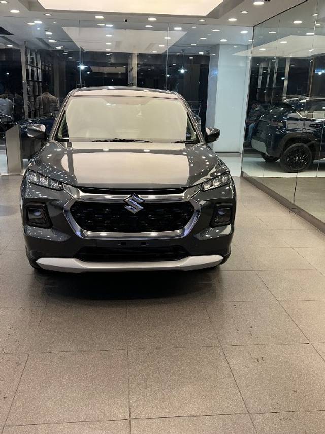 https://images10.gaadi.com/usedgaadi-sellcar/UsedCar/f58b8ab3a/6c95eeab-defa-4425-9975-6b3c0ddb41af.jpeg?imwidth=6400