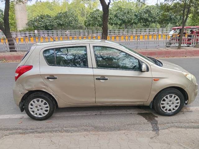 https://images10.gaadi.com/usedgaadi-sellcar/UsedCar/f58ba393a/418b59ef-ea96-44d7-acac-801a46901285.jpg?imwidth=6401