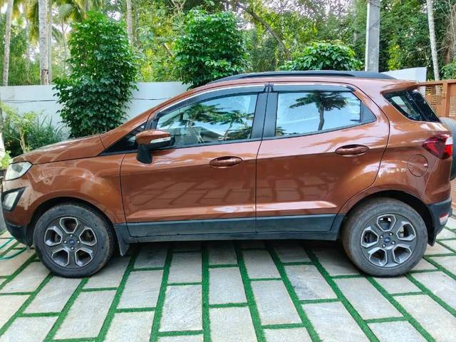 https://images10.gaadi.com/usedgaadi-sellcar/UsedCar/f58ba494a/64c491e8-9f8f-4e4d-9b5e-86b853ad81cc.jpg?imwidth=6401