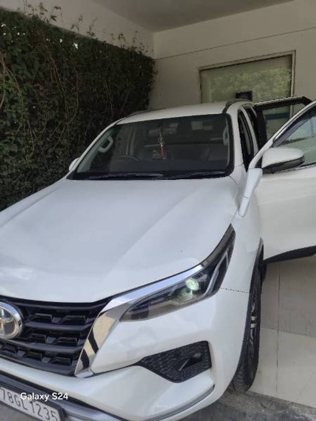 https://images10.gaadi.com/usedgaadi-sellcar/UsedCar/f58bbde8a/bea7ae73-40c4-4b46-b95e-59e3c2d2b289.jpeg?imwidth=6402