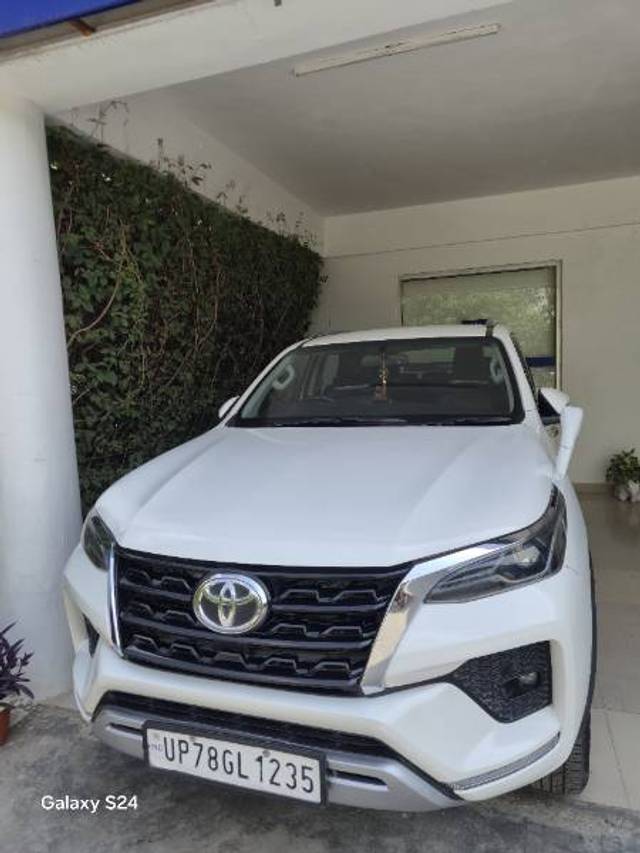 https://images10.gaadi.com/usedgaadi-sellcar/UsedCar/f58bbde8a/c7252425-36da-4137-a6bd-ed7c4b8e5a7c.jpeg?imwidth=6400