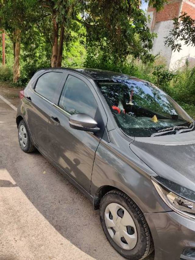 https://images10.gaadi.com/usedgaadi-sellcar/UsedCar/f58c468ba/97c22c2b-b524-4ce0-b0ed-4aedc4215ad8.jpg?imwidth=6401