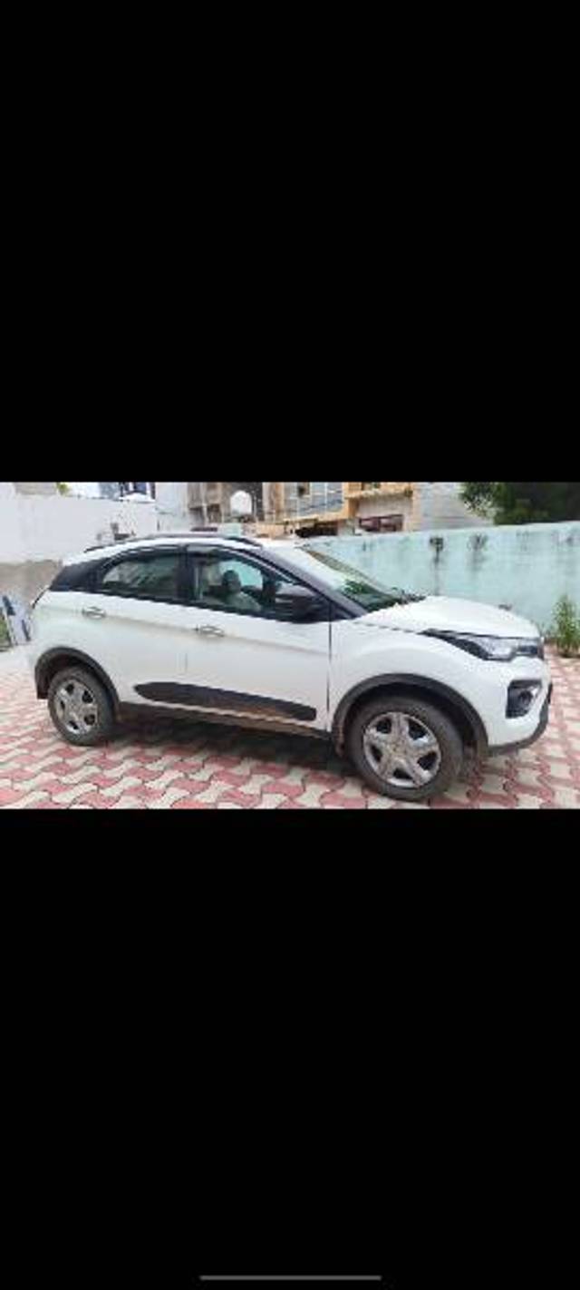 https://images10.gaadi.com/usedgaadi-sellcar/UsedCar/f58c8d15a/8caf9c27-248f-4715-9320-d4e7af5a83ff.jpg?imwidth=6401