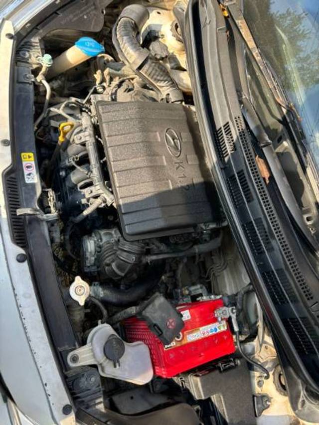 https://images10.gaadi.com/usedgaadi-sellcar/UsedCar/f58ca6b7a/b17db0d5-72db-417f-b81c-c7a6a0a559fe.jpg?imwidth=6402