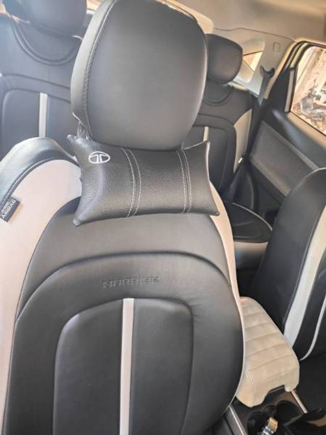 https://images10.gaadi.com/usedgaadi-sellcar/UsedCar/f58daf99a/44656f7c-305c-4d23-8853-870d08cb65b3.jpg?imwidth=6402