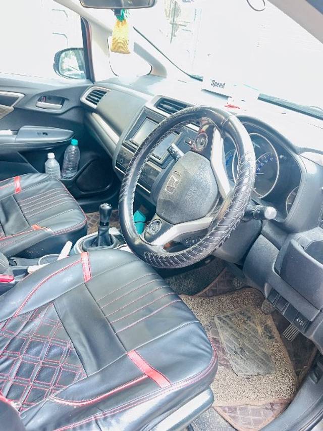 https://images10.gaadi.com/usedgaadi-sellcar/UsedCar/f58e4de0a/411961a8-f547-4aff-a9b0-9300ea0a9d84.jpeg?imwidth=6402