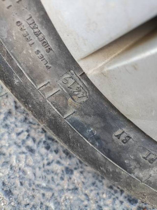 https://images10.gaadi.com/usedgaadi-sellcar/UsedCar/f58f600ea/6ac5a676-75dd-4745-8821-2279ccca9f17.jpg?imwidth=6402