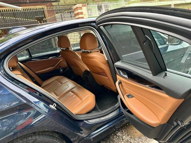 https://images10.gaadi.com/usedgaadi-sellcar/UsedCar/f58f63e3a/e83edc23-df04-40a6-bfe6-d662926f8e93.jpg?imwidth=6402