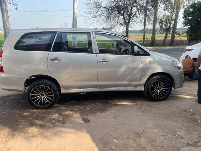 https://images10.gaadi.com/usedgaadi-sellcar/UsedCar/f58fe119a/81dadc35-88db-43e9-bf7c-bb0fb0cd858d.jpg?imwidth=6401