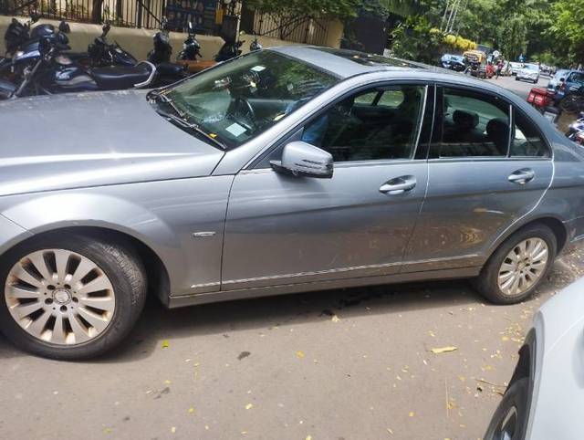 https://images10.gaadi.com/usedgaadi-sellcar/UsedCar/f5901fa6a/43fd782b-11f8-4076-8063-0dce82212380.jpeg?imwidth=6400