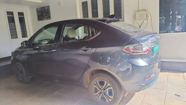https://images10.gaadi.com/usedgaadi-sellcar/UsedCar/f5902591a/a5edaa0c-2f18-4ea4-9662-42e553964e4d.jpg?imwidth=6402