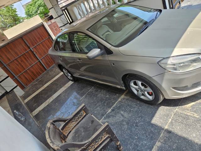 https://images10.gaadi.com/usedgaadi-sellcar/UsedCar/f5902a60a/2e9f86de-1c88-49ec-ae41-5fa3d1f00127.jpeg?imwidth=6401