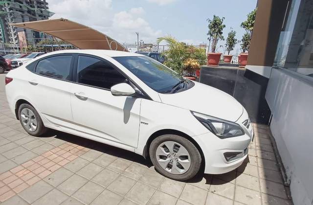 https://images10.gaadi.com/usedgaadi-sellcar/UsedCar/f5905cdba/bfbddafa-89cc-432f-9d85-726e34d7f538.jpg?imwidth=6400
