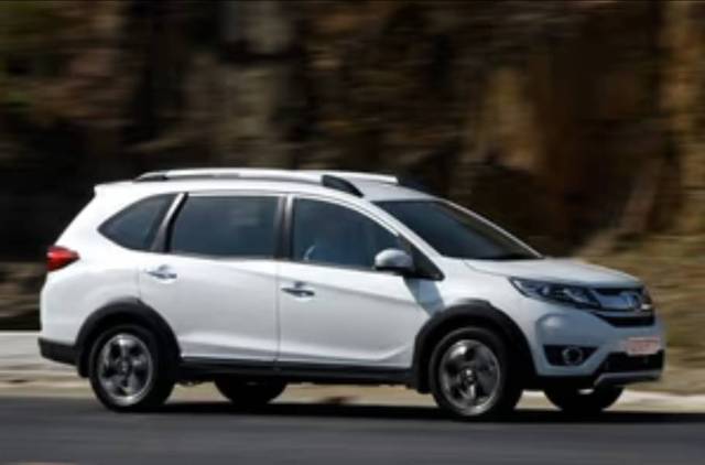 https://images10.gaadi.com/usedgaadi-sellcar/UsedCar/f5907204a/3a8b9931-3681-48a0-9a05-1892b7f68cbb.jpg?imwidth=6400