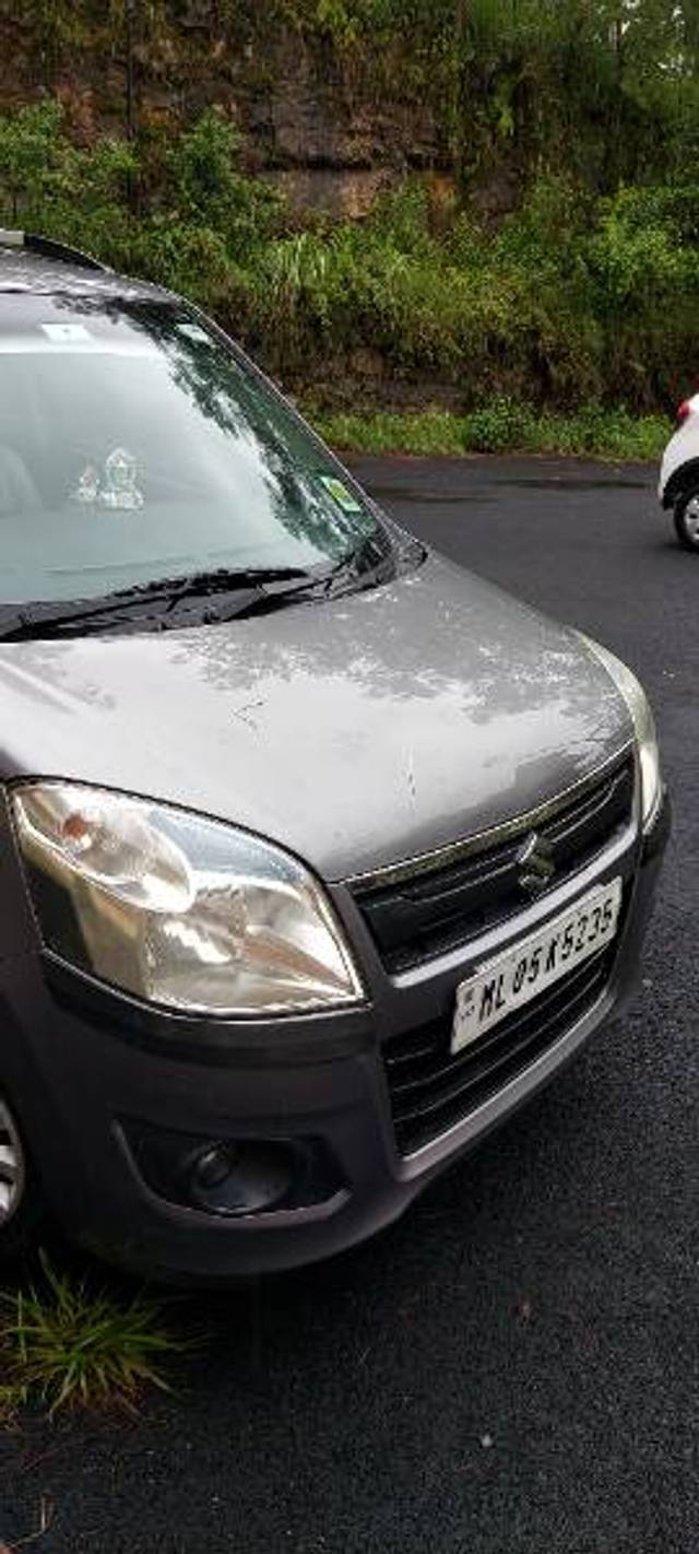 https://images10.gaadi.com/usedgaadi-sellcar/UsedCar/f590ec7aa/127323dc-8500-47fd-9e35-258f70470504.jpg?imwidth=6400