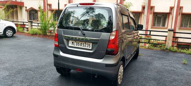 https://images10.gaadi.com/usedgaadi-sellcar/UsedCar/f590ec7aa/b749b58f-e034-47c2-b24a-1d5a75814cbc.jpg?imwidth=6402