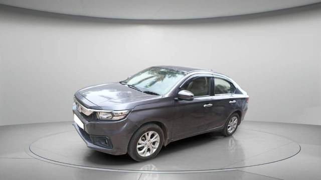https://images10.gaadi.com/usedgaadi-sellcar/UsedCar/f590facba/771a5497-1c95-4676-a854-2d313bf71282.jpg?imwidth=6400