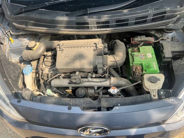 https://images10.gaadi.com/usedgaadi-sellcar/UsedCar/f590fcf3a/6cdf3daa-ec7e-4edf-9091-0ddd9557fe7e.jpeg?imwidth=6401