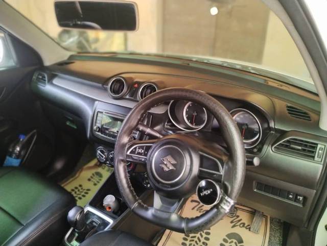 https://images10.gaadi.com/usedgaadi-sellcar/UsedCar/f5913306a/b7ca3185-c853-45dc-8dca-a4761b8eb1a0.jpg?imwidth=6401