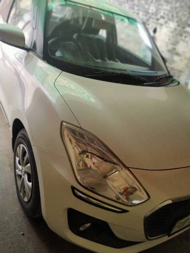 https://images10.gaadi.com/usedgaadi-sellcar/UsedCar/f5913306a/ffa63d35-7013-4c93-bca7-609d81d5501a.jpg?imwidth=6400