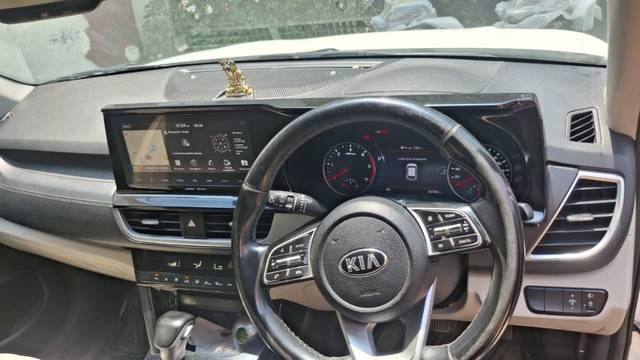 https://images10.gaadi.com/usedgaadi-sellcar/UsedCar/f591dff5a/e0e67352-5e87-458d-82a3-4d626c385f0d.JPG?imwidth=6401