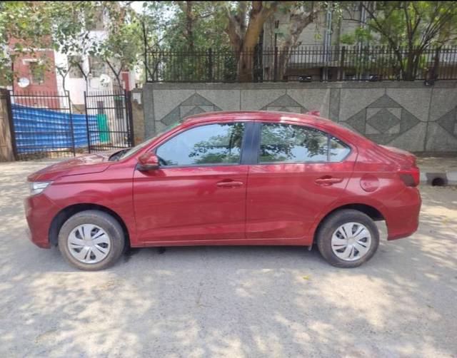 https://images10.gaadi.com/usedgaadi-sellcar/UsedCar/f5922ad2a/3854f4b9-eb4f-4721-a557-09e6ac723df3.png?imwidth=6401