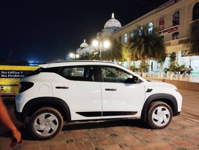 https://images10.gaadi.com/usedgaadi-sellcar/UsedCar/f5924562a/54cb64a3-f724-4286-b3bf-0a432ddf6e22.jpg?imwidth=6402