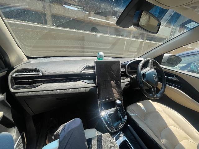 https://images10.gaadi.com/usedgaadi-sellcar/UsedCar/f592d2e3a/783870c9-0378-466e-b2e4-21f214ca5987.jpeg?imwidth=6402