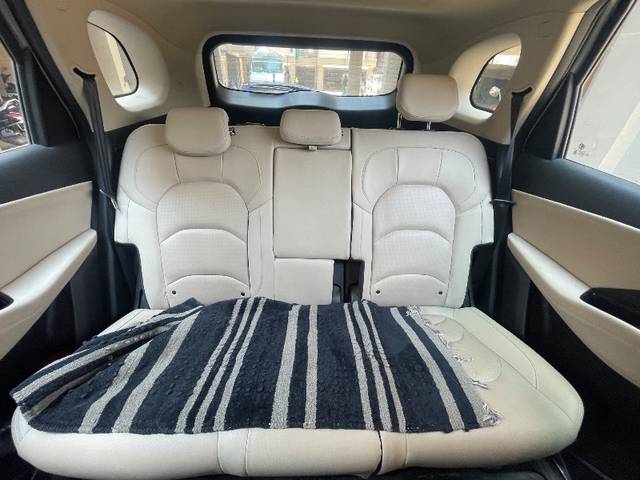 https://images10.gaadi.com/usedgaadi-sellcar/UsedCar/f592d2e3a/dac5b7b0-e085-4eac-bc6e-50c402da18ec.jpeg?imwidth=6401