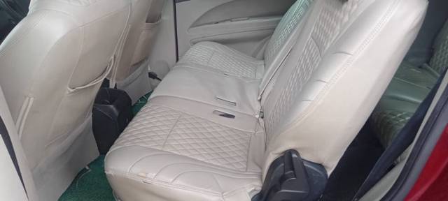 https://images10.gaadi.com/usedgaadi-sellcar/UsedCar/f592fd6ea/fde6e602-acf9-41cc-9097-853410a2419d.jpeg?imwidth=6401