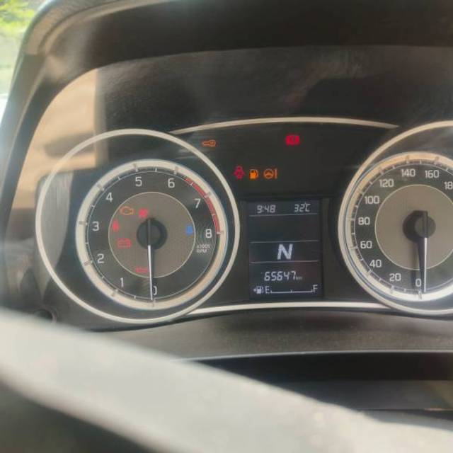 https://images10.gaadi.com/usedgaadi-sellcar/UsedCar/f5936b9ea/e4102922-de99-4cfe-b971-3d7699f0e1b8.jpg?imwidth=6401