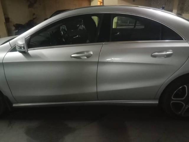 https://images10.gaadi.com/usedgaadi-sellcar/UsedCar/f594170ba/c0c79255-ac1a-48ce-b8d5-f85cdfaa0bc2.jpeg?imwidth=6401