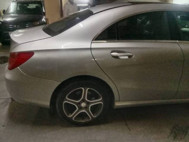 https://images10.gaadi.com/usedgaadi-sellcar/UsedCar/f594170ba/feb78f81-ade1-4792-904e-6563fcaa75f4.jpeg?imwidth=6402