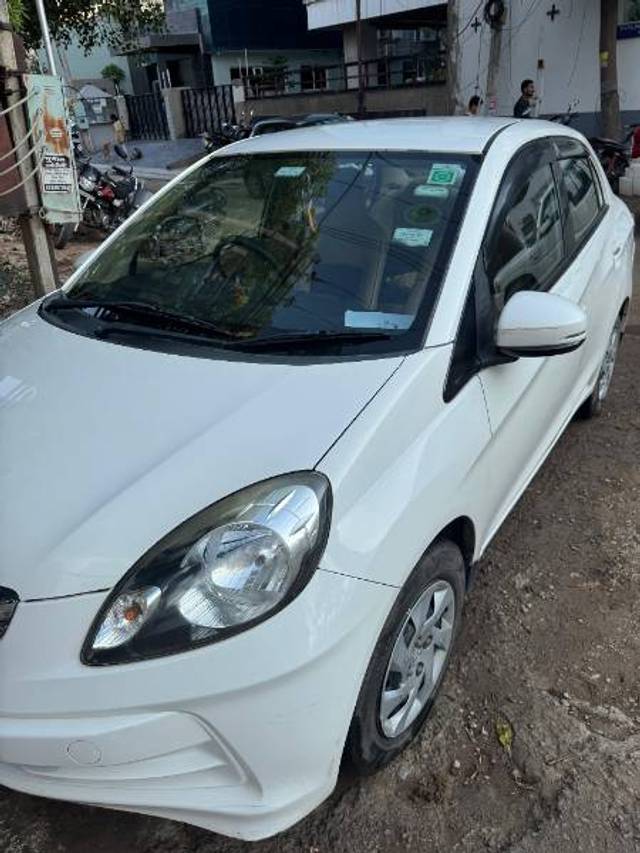 https://images10.gaadi.com/usedgaadi-sellcar/UsedCar/f59432b6a/eaa694d1-dbd4-4323-813b-a56eac91613c.jpeg?imwidth=6400
