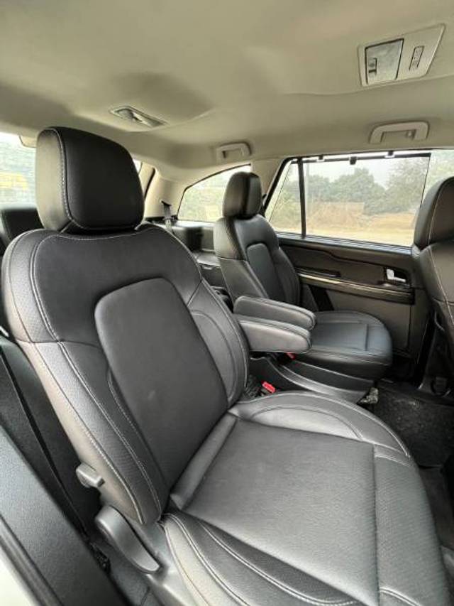 https://images10.gaadi.com/usedgaadi-sellcar/UsedCar/f5950c99a/2701f3eb-c8a6-4912-b1f5-00cc9c6b65de.jpg?imwidth=6402