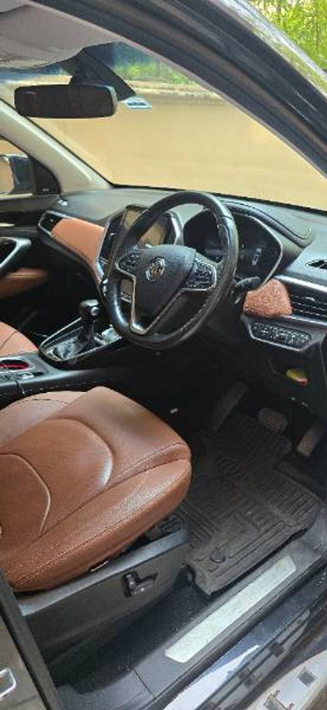 https://images10.gaadi.com/usedgaadi-sellcar/UsedCar/f595441ea/26f04afc-591a-4bb4-a64f-2e0680621883.jpg?imwidth=6401