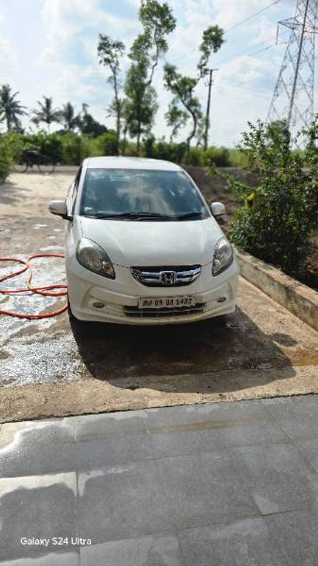 https://images10.gaadi.com/usedgaadi-sellcar/UsedCar/f595cfeba/33381a58-4714-4c3c-9683-eb356eacee7a.jpg?imwidth=6400