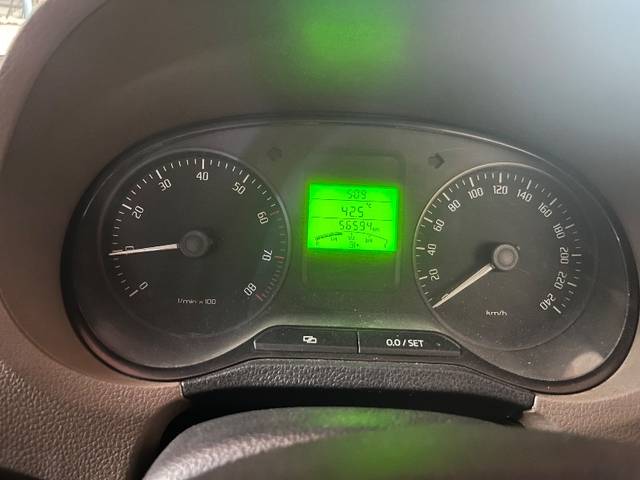 https://images10.gaadi.com/usedgaadi-sellcar/UsedCar/f5964e6ba/625e3374-b4ad-45fc-8cf8-42dfbb11f78a.jpeg?imwidth=6401