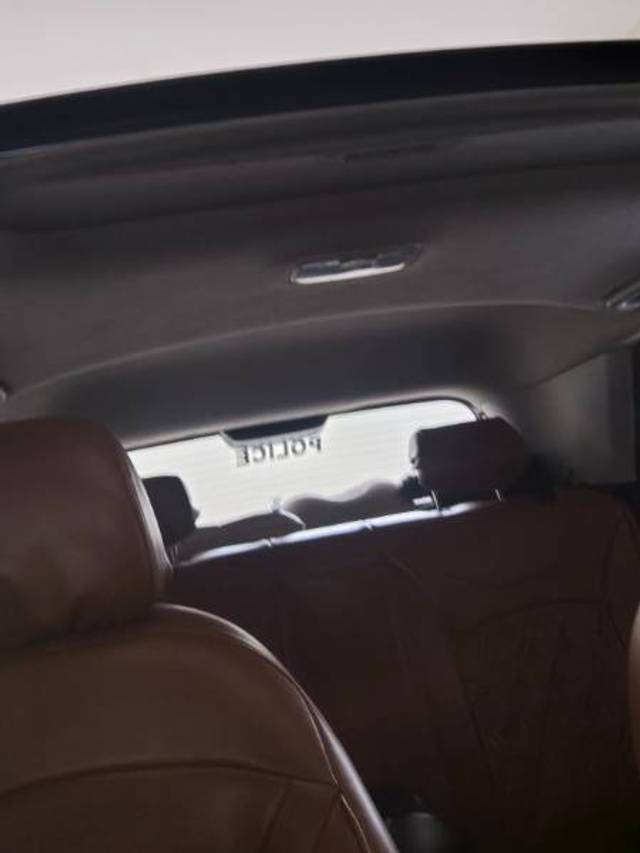https://images10.gaadi.com/usedgaadi-sellcar/UsedCar/f596c025a/fbf5a449-1873-4872-a4d5-dc41112faefa.jpg?imwidth=6400