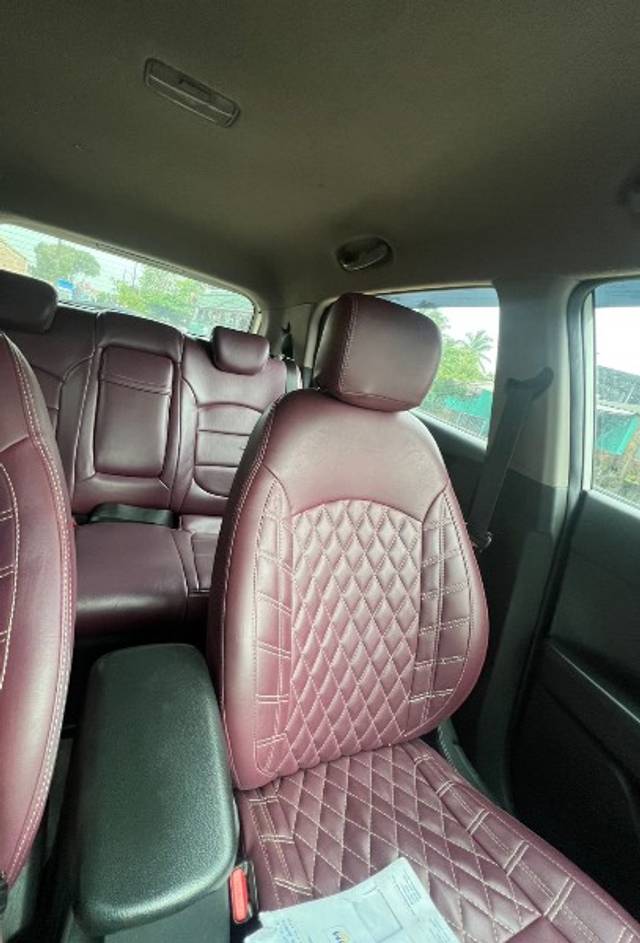 https://images10.gaadi.com/usedgaadi-sellcar/UsedCar/f596d3a8a/896b666c-bad3-4716-ad4d-0e44250c30b1.jpeg?imwidth=6402