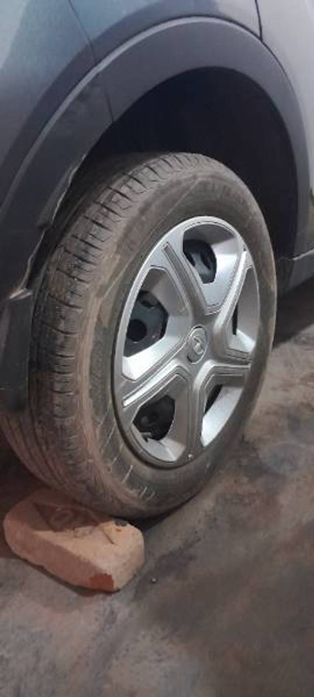 https://images10.gaadi.com/usedgaadi-sellcar/UsedCar/f5970115a/c437f8d0-ca5b-4d9a-9771-9e49e2a94adf.jpg?imwidth=6402