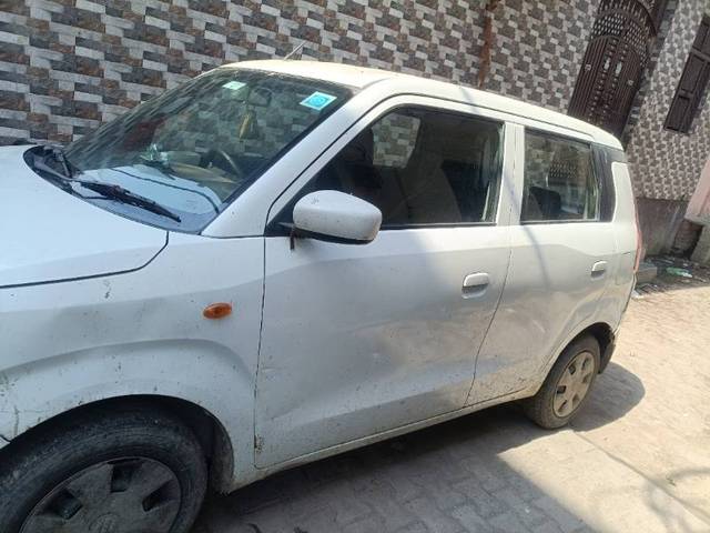 https://images10.gaadi.com/usedgaadi-sellcar/UsedCar/f597c966a/6fff26f9-e339-4d56-ad7a-821de07bea09.jpg?imwidth=6401