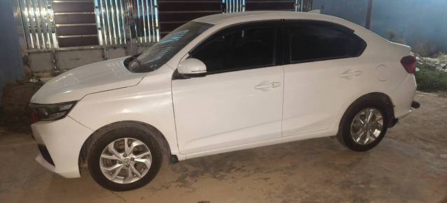 https://images10.gaadi.com/usedgaadi-sellcar/UsedCar/f5981d07a/b4f3778e-8263-4691-b81d-b9b07c512c33.jpg?imwidth=6402
