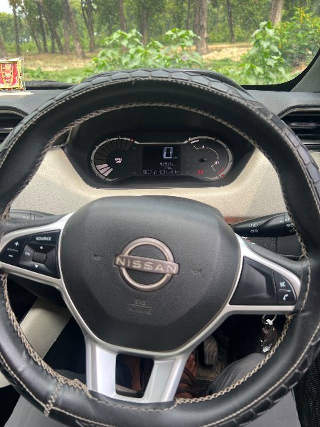 https://images10.gaadi.com/usedgaadi-sellcar/UsedCar/f59861a3a/aaf2efa3-c259-4497-badb-f5ef50dd7c3f.jpeg?imwidth=6402