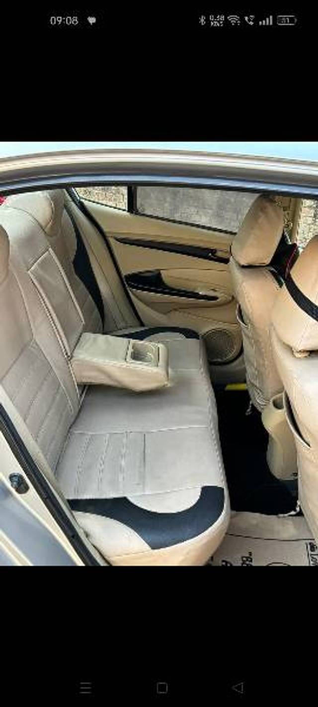 https://images10.gaadi.com/usedgaadi-sellcar/UsedCar/f5987ff3a/691e5001-ecea-448a-a412-c60853e49311.jpg?imwidth=6401