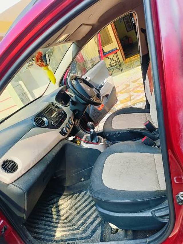 https://images10.gaadi.com/usedgaadi-sellcar/UsedCar/f598d066a/4a936a41-8fa6-4f4b-8040-bc085df2b5da.jpg?imwidth=6402