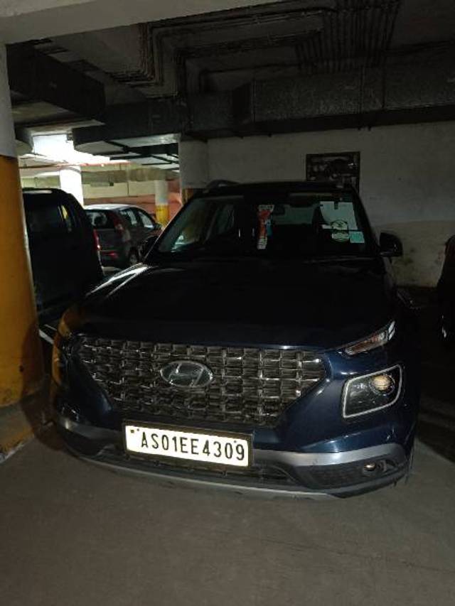https://images10.gaadi.com/usedgaadi-sellcar/UsedCar/f5995cf1a/528bcc1e-b410-48ab-873a-2243853e5f59.jpg?imwidth=6400