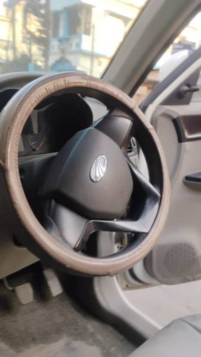 https://images10.gaadi.com/usedgaadi-sellcar/UsedCar/f5996678a/362d8087-fb25-4f47-9248-78f46663d6a8.jpg?imwidth=6401