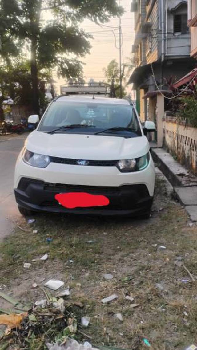 https://images10.gaadi.com/usedgaadi-sellcar/UsedCar/f5996678a/ee1f61a3-ba5d-46a1-91b3-c83e9638c8d1.jpg?imwidth=6400