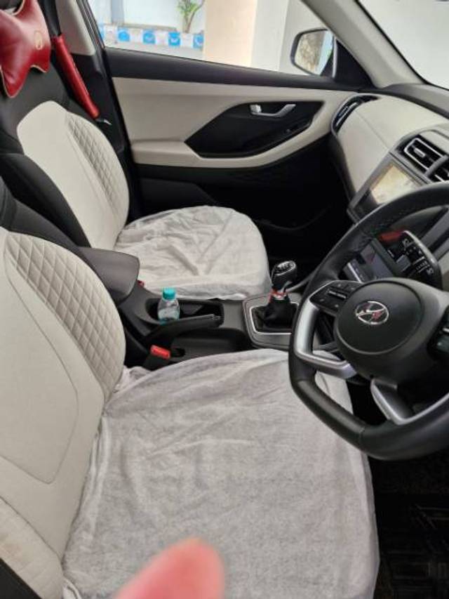 https://images10.gaadi.com/usedgaadi-sellcar/UsedCar/f599b8f9a/4a18f854-6218-4c8c-8f73-eae69444d781.jpeg?imwidth=6401